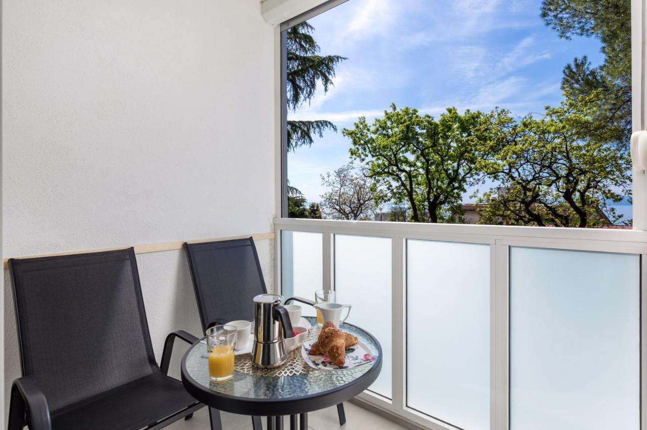 Sunny Studio Apartment With Balcony Rijeka Exteriör bild
